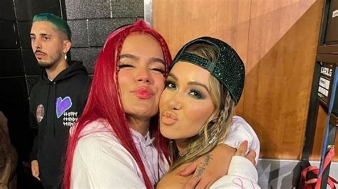 karol g lesbiana|KAROL G .